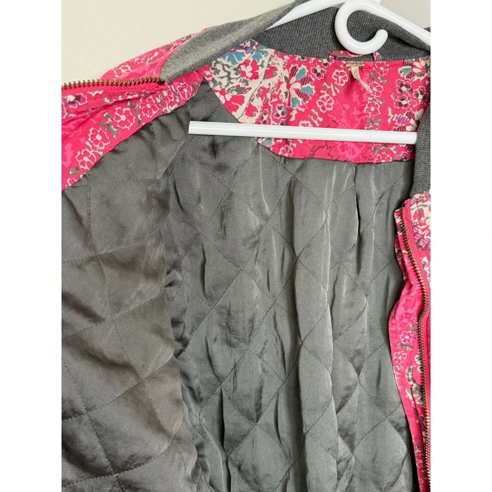 Free People Daytrip Bomber Jacket Sz L Pink Paisley Boho Floral Quilted Zip Up